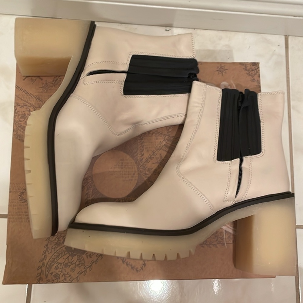 NIB James Chelsea Boot (Women) Free People White Size 10​​​​​​​ - Picture 5 of 12